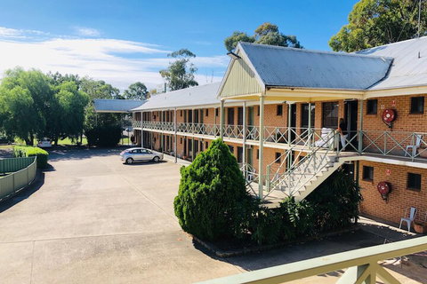 Campbelltown Colonial Motor Inn - Inverell Accommodation 4