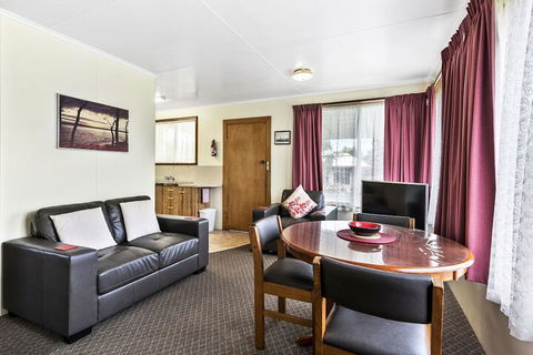 Sharonlee Strahan Villas - Inverell Accommodation 5