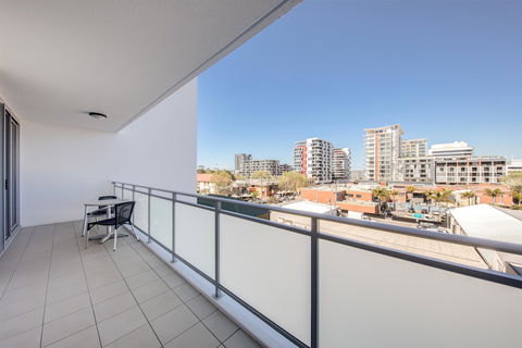 Adina Apartment Hotel Wollongong - Inverell Accommodation 5