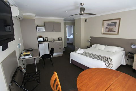 Aston Hill Motor Lodge - Inverell Accommodation 7
