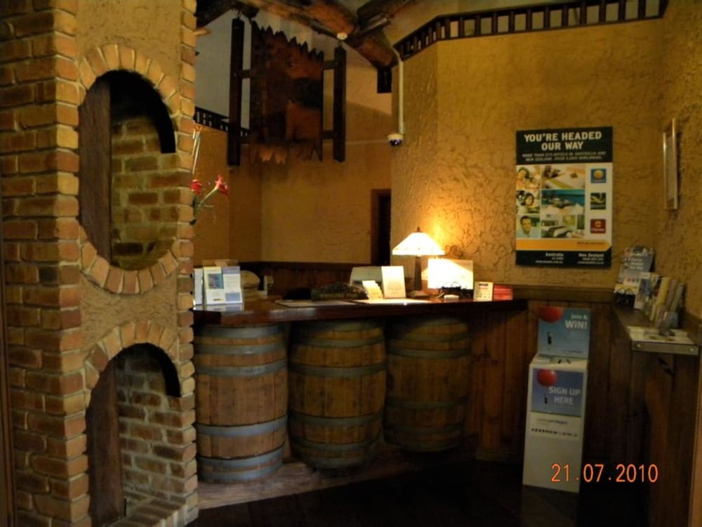 Junction Village VIC Inverell Accommodation