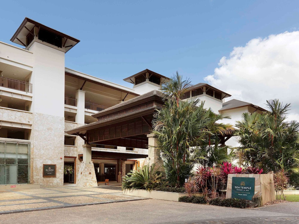 Palm Cove QLD Inverell Accommodation