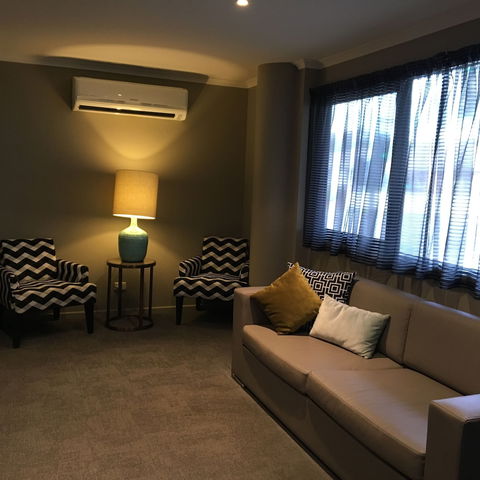 Quest Mont Albert - Inverell Accommodation 4