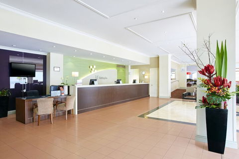 Holiday Inn Darling Harbour, An IHG Hotel - Inverell Accommodation 6