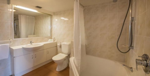 Tropic Towers Apartments - Inverell Accommodation 4