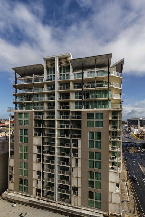 Oaks Adelaide Horizons Suites - Inverell Accommodation 3