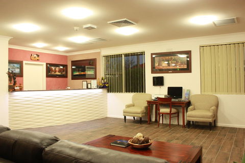 Country Plaza Queanbeyan - Inverell Accommodation 4