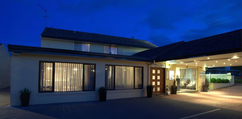Country Plaza Queanbeyan - Inverell Accommodation 0