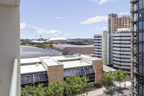 Oaks Adelaide Embassy Suites - Inverell Accommodation 3