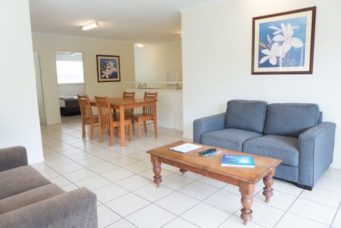 Cairns Queenslander Hotel & Apartments - Inverell Accommodation 5