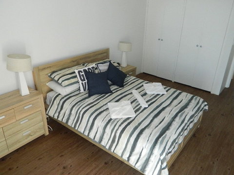 Queensleigh Holiday Apartments - Inverell Accommodation 3