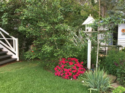 Applegate Lane Chalet - Inverell Accommodation 5