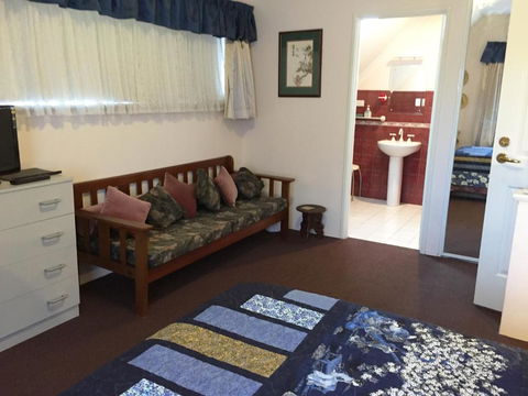 Aarn House B & B Airport Accommodation - Inverell Accommodation 1