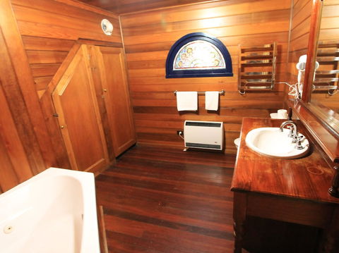 Kerrellie Cottages - Inverell Accommodation 4