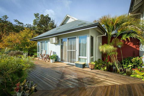 Glenelg On King Bed & Breakfast - Inverell Accommodation 0