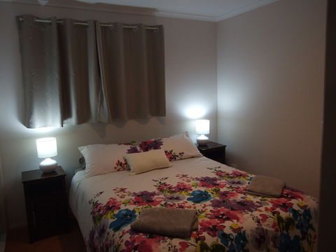 Lake Barra Cottages - Inverell Accommodation 2