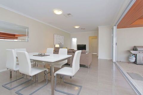 Anastasia Villa - Inverell Accommodation 2