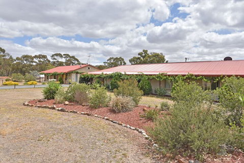 Inglewood Motel And Caravan Park - Inverell Accommodation 2