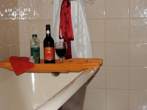 Twilight Grove Farm - Inverell Accommodation 6