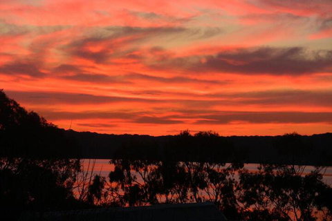 A Lakehouse Escape - Inverell Accommodation 5