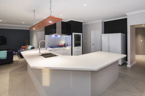 Geographe House - Inverell Accommodation 5