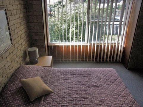 A Furnished Townhouse In Goulburn - Inverell Accommodation 3
