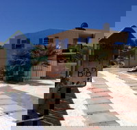 Shark Bay B  B - Inverell Accommodation