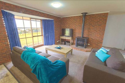 Lakeview - Inverell Accommodation 6