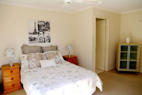 Isle Of Serenity - Inverell Accommodation 6