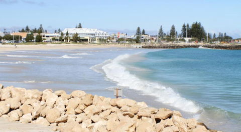 Geraldton Luxury Vacation Home With Free Netflix - Inverell Accommodation 6