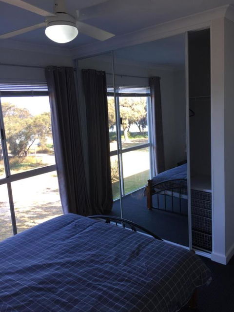 Falcon Bay 4x4 Townhouse - Inverell Accommodation 4