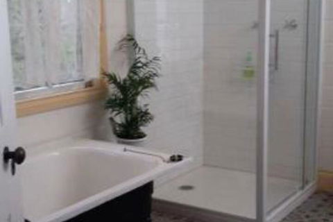 Alvie Cottage - Inverell Accommodation 5