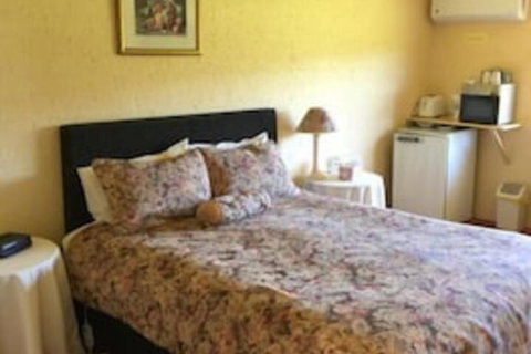 Colonial Inn Guest Rooms - Inverell Accommodation 7