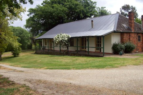 Colonial Inn Guest Rooms - Inverell Accommodation 0