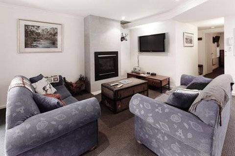 Reindeer 3 - Inverell Accommodation 3