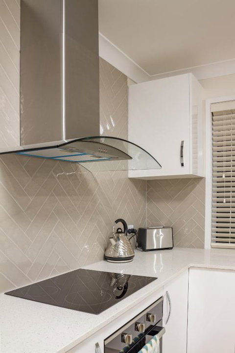 Brand New Executive Living - Inverell Accommodation 6