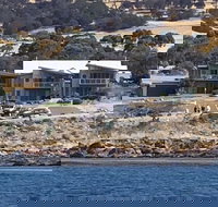 Penneshaw Oceanview Apartments - Inverell Accommodation