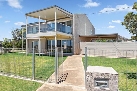 Pearl By The Sea - Inverell Accommodation 1