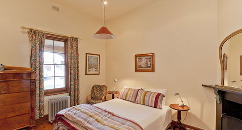Adelaide Heritage Cottages & Apartments - Inverell Accommodation 6
