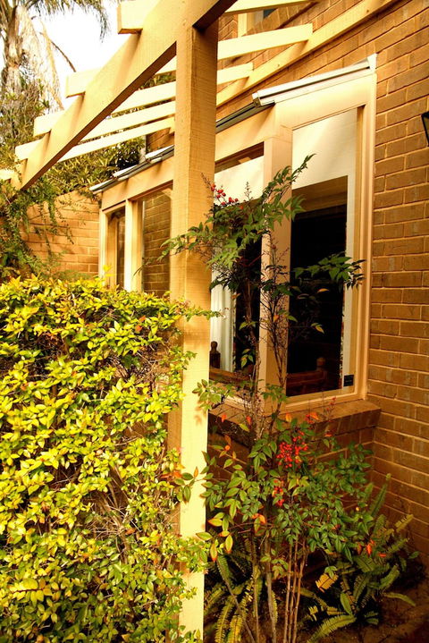 Adelaide Heritage Cottages & Apartments - Inverell Accommodation 2