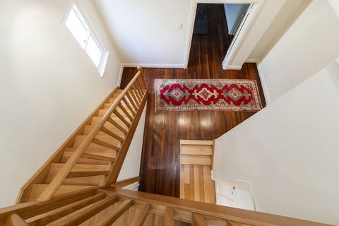 Inner Western Suburbs Retreat - Inverell Accommodation 4