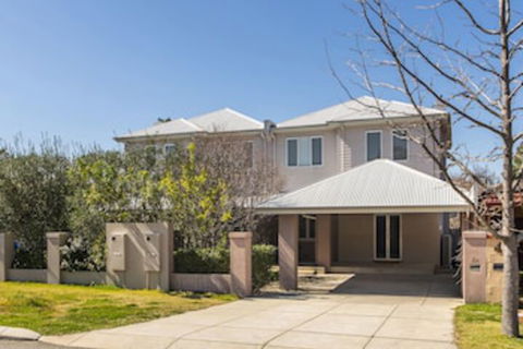 Inner Western Suburbs Retreat - Inverell Accommodation 0