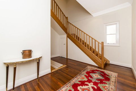 Inner Western Suburbs Retreat - Inverell Accommodation 3