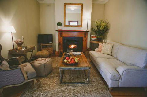 Apple Cottage Orange NSW - Inverell Accommodation 3