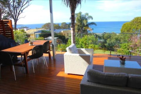 Pambula Family Beach House - Inverell Accommodation 6