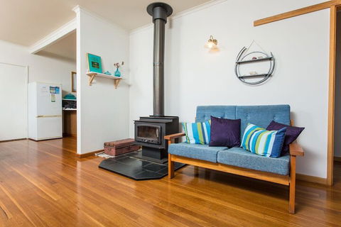 Pambula Family Beach House - Inverell Accommodation 2