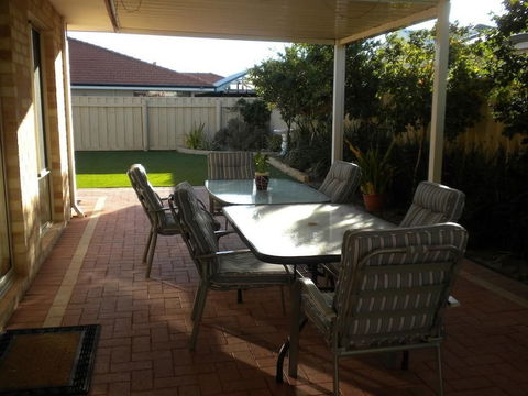 The Family Home - Inverell Accommodation 2