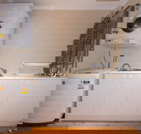 Lovely 5BR house walk to train and shops - Inverell Accommodation