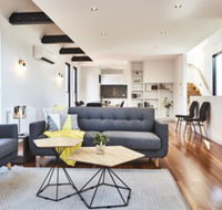 3 Level Architecturally Designed House - Inverell Accommodation