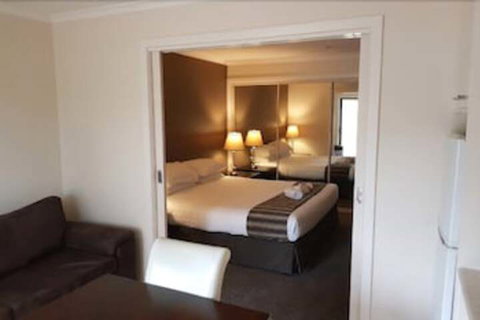 Lakeview Villa's - Inverell Accommodation 6